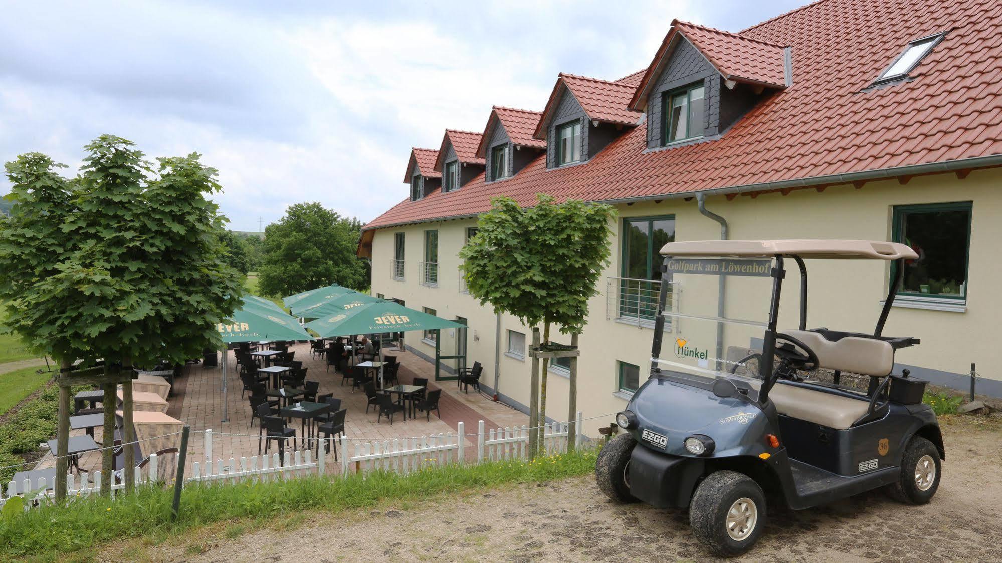 Apartments Golfpark Schlossgut Sickendorf Lauterbach Exterior foto
